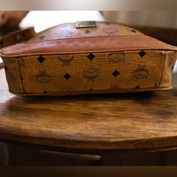 MCM vintage cognac hobo crossbody - Picture 4 of 14